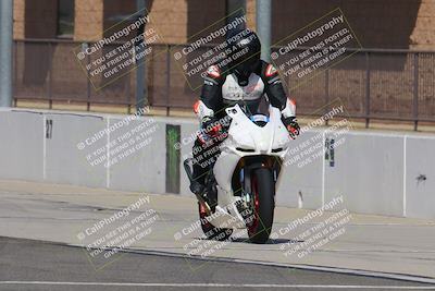 media/Aug-26-2022-Fastrack Riders (Fri) [[055e3b3c9d]]/level 2/Session 1 Start Finish/